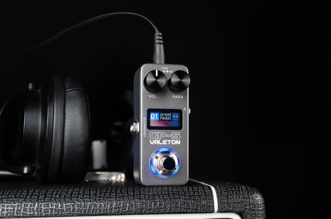 Valeton GP-5, un mini pedal que combina multiefectos, carga de
